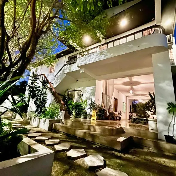 Stylish Apartments near Best Western Hotel，位于伯利兹城的酒店