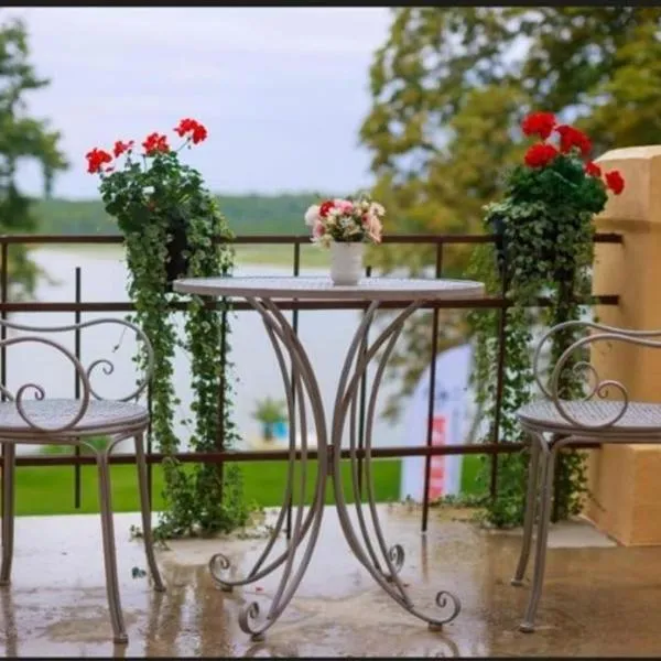 Salų dvaro kultūros ir laisvalaikio rezidencija，位于Salos的酒店