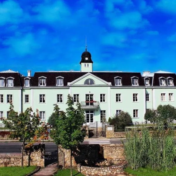 Kaštieľ AGATKA，位于Chorvátský Grob的酒店