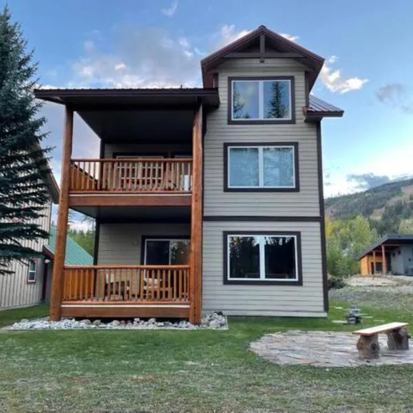 Stemwinder Duplex Chalet by StayIn，位于金伯利的酒店