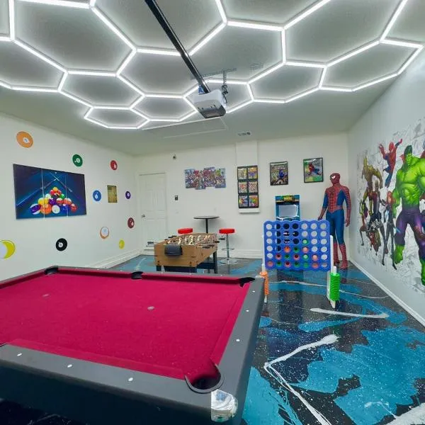 2024 Home, Mini Golf, Pool, BBQ, GameRoom，位于棕榈湾的酒店