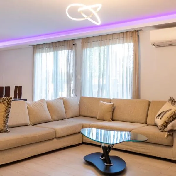 Home CINO Alexandroupolis，位于亚历山德鲁波利斯的酒店