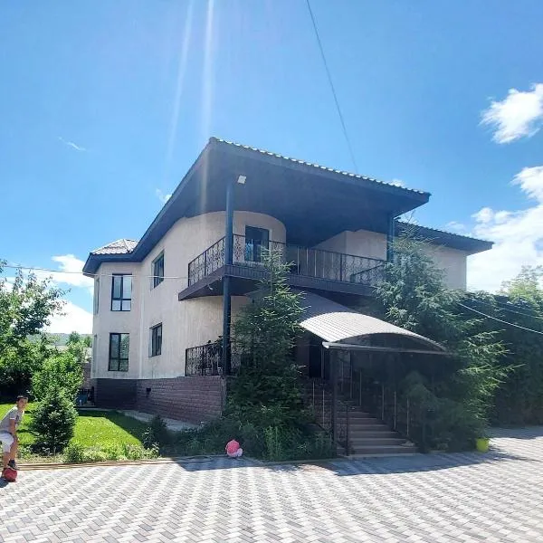 Almaty guest house，位于阿拉木图的酒店
