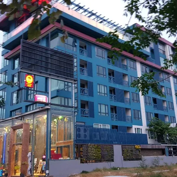 BlueTel Re'sidencE Bangkok IMPACT - 1 Time Drop-Off Service to Impact，位于Ban Bang Phang的酒店