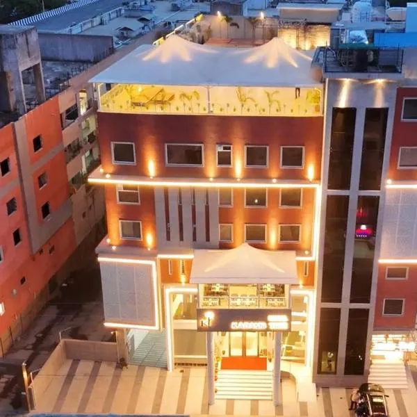 HOTEL KADAMB TREE，位于贾巴尔普尔的酒店