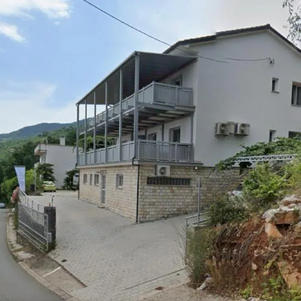 Apartmani Lovransko Blago Zvonimir，位于洛夫兰的酒店