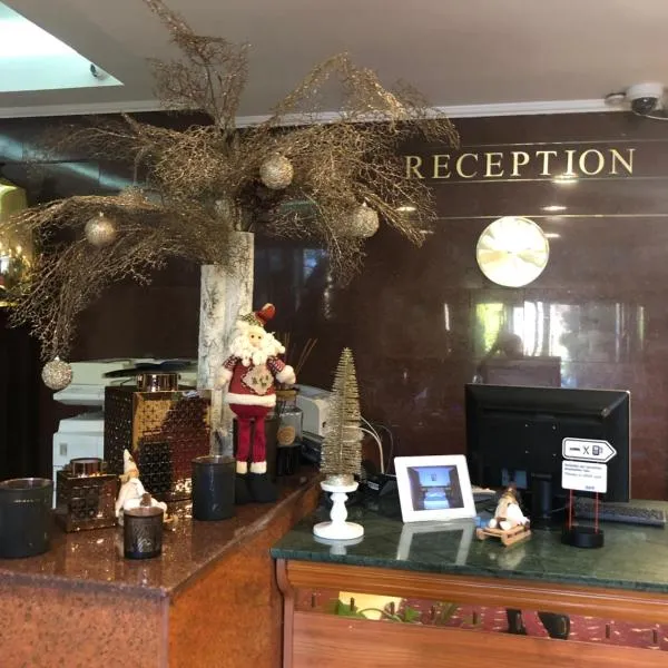 Hotel President Scornicesti，位于Scorniceşti的酒店