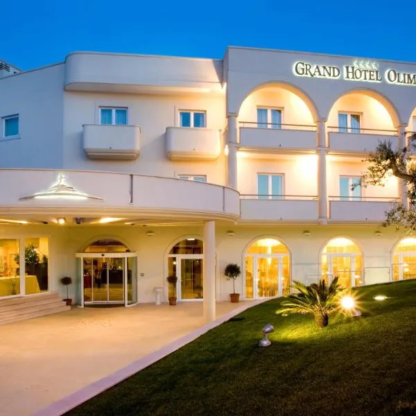 奥林波格兰德酒店，位于Santa Lucia的酒店