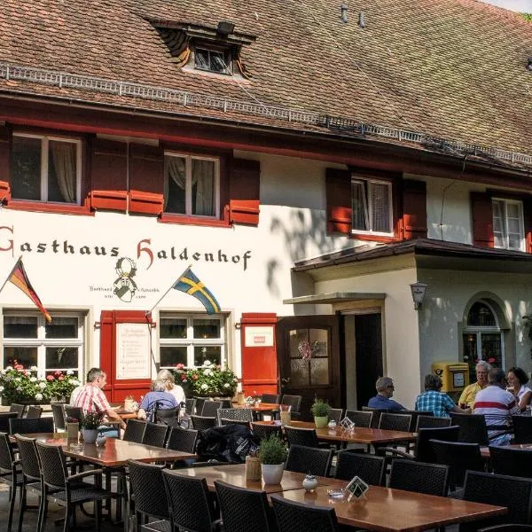 Höhengasthaus Haldenhof，位于于伯林根的酒店