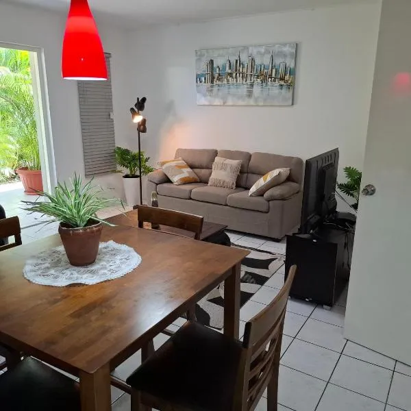 Tropical Palm Retreat，位于威廉斯塔德的酒店