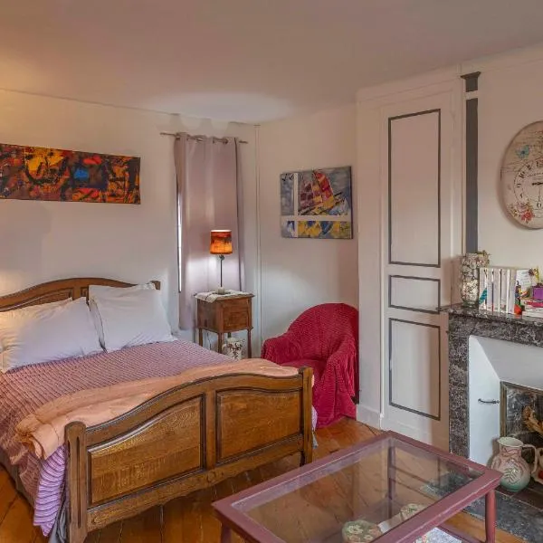 Chambre d'Hôtes Les Jardins de Marie, SCI Charles III，位于贝尔奈的酒店
