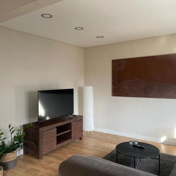 70 qm Wohnung，位于新维德的酒店