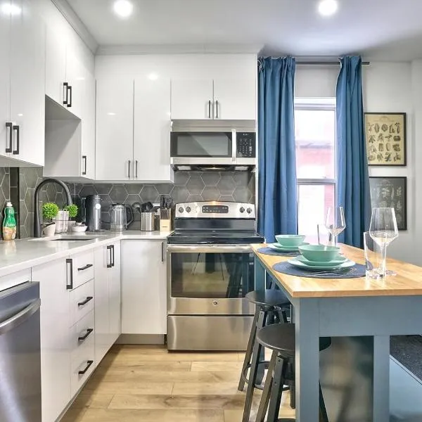 Sherby LUX - Central, Parking, Renovated, Sleeps 6，位于舍布鲁克的酒店