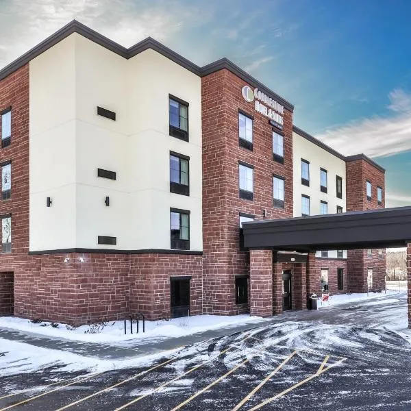 Cobblestone Hotel & Suites - Rhinelander，位于Rhinelander的酒店