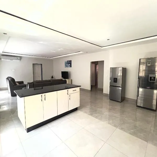 Platinum Luxury Apartment 996，位于维多利亚瀑布的酒店