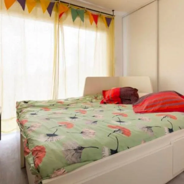 Refuge des voyageurs - chambre suite et cuisine en rdc，位于Plouédern的酒店