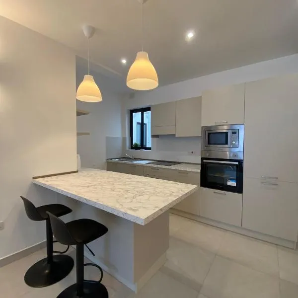 Swieqi Malaika New Apt 6，位于Is-Swieqi的酒店