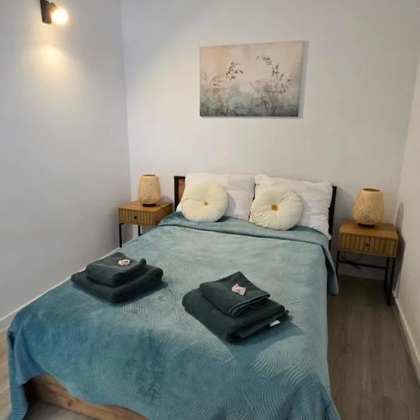 Kameralny NOWY Apartament w centrum miasta, Duży Parking, FV, Luksusowo wyposażony, PlayStation 5, Balkon, Klimatyzacja, Taras, Winda, Wyposażona kuchnia，位于格但斯克旧城的酒店