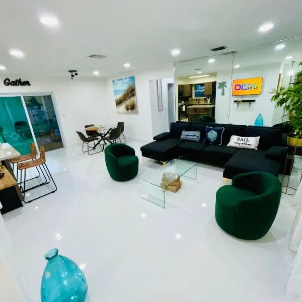 Cozy Comfy House，位于彭布罗克派恩斯的酒店