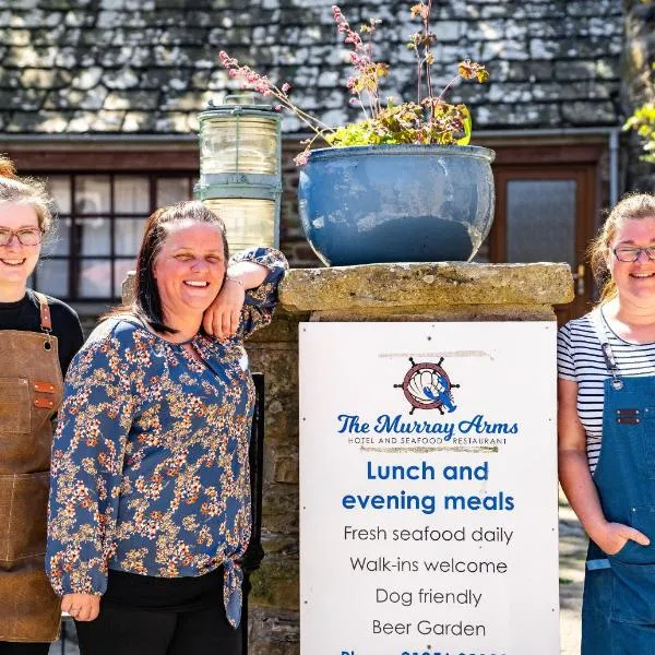 Murray Arms Hotel and Seafood Restaurant, Orkney，位于Saint Margarets Hope的酒店