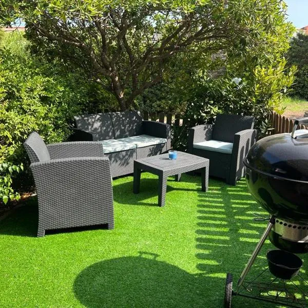 La finestra su Stintino 4 Appartamento con giardino，位于斯廷蒂诺的酒店