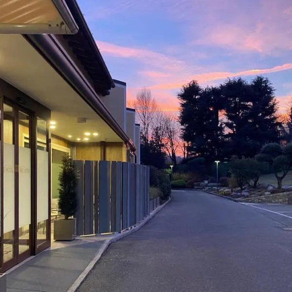 Iris Hotel，位于埃尔布斯科的酒店