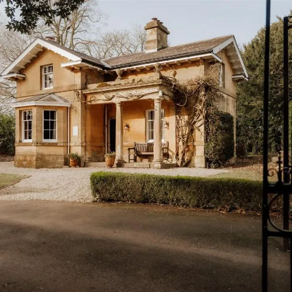 The Gate Lodge by Mint Stays，位于Biddlestone的酒店