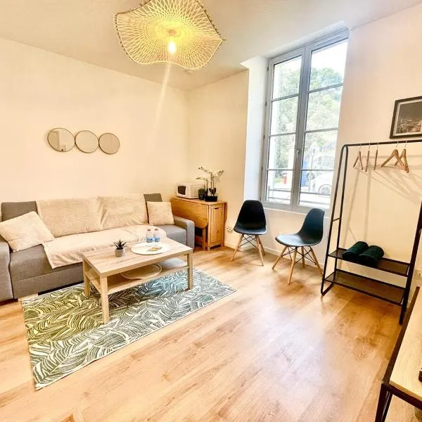 Le Romarin Wifi Cosy，位于卡瓦永的酒店