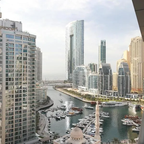 LUXURY 1BED MARINA VIEW JBR BEACH POoL PARKING，位于迪拜的酒店