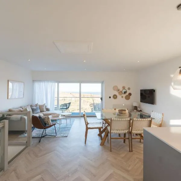 Tai Porth Llechog Townhouse by Birch Stays，位于阿姆奇的酒店