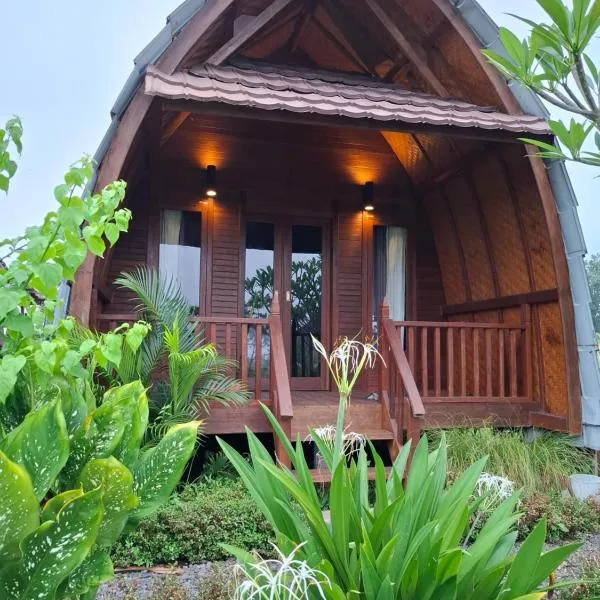 Medewi Lumbung Surf & Stay，位于Airsatang的酒店
