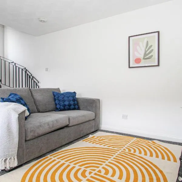 Greenside Getaway，位于Newarthill的酒店