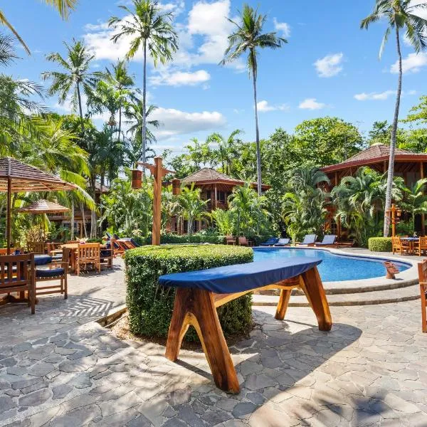 Tambor Tropical Beach Resort- Adults Only，位于坦波的酒店
