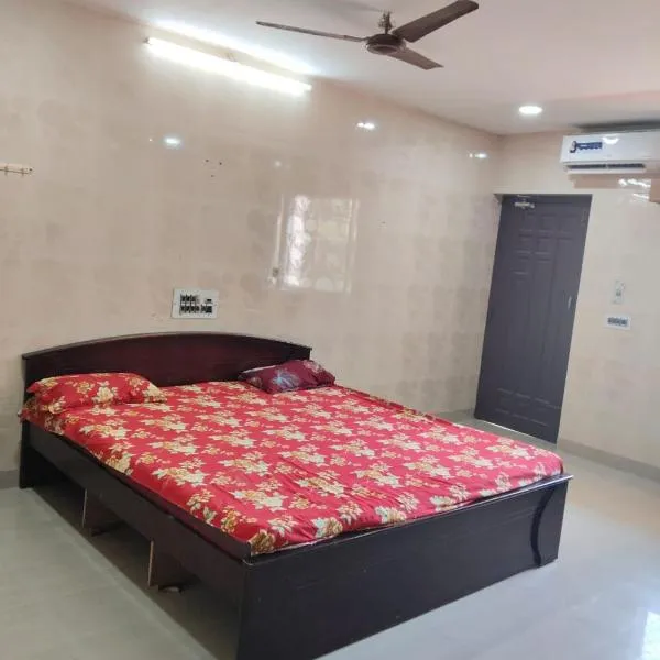 Sathish Guest House，位于马哈巴利普拉姆的酒店