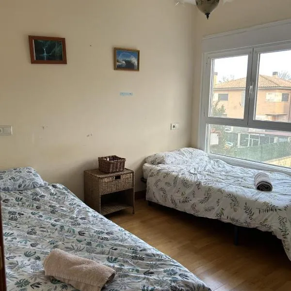 CasitaAzul twin room，位于Cáseda的酒店