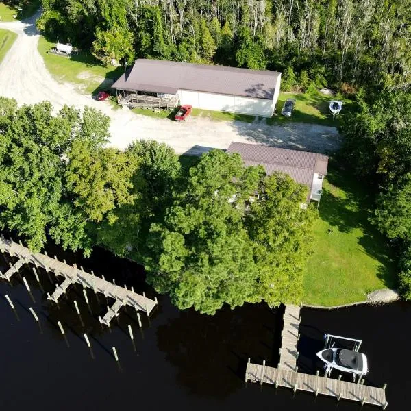 Cotton Patch Landing Campground & Marina，位于Chocowinity的酒店