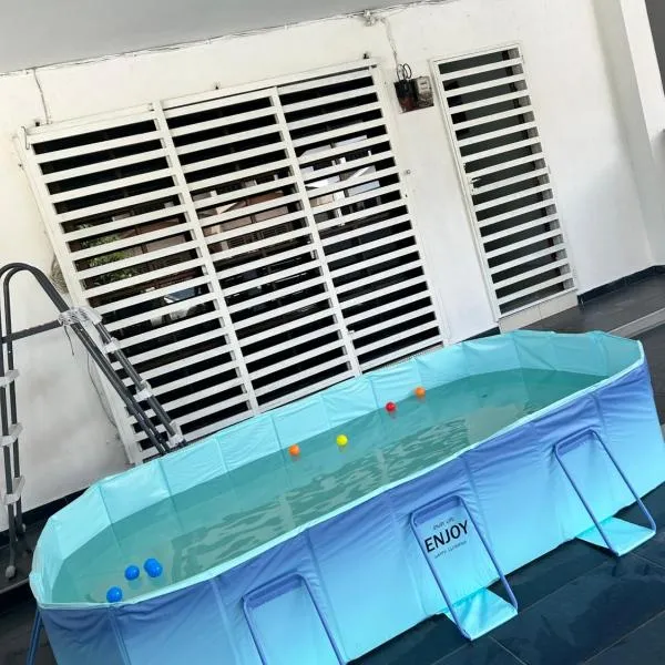 PRIVATE POOL Ssue Klebang Ipoh Homestay With High Speed Wifi，位于Chemor的酒店