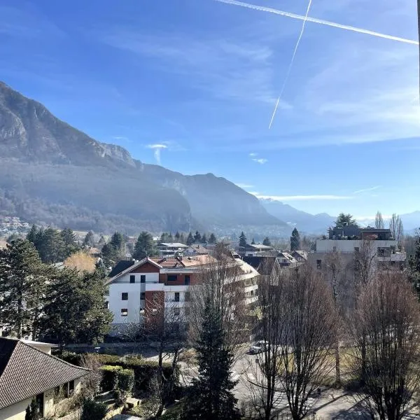Chez Isabelle et Florent - Logis Familial du Lac，位于安锡的酒店