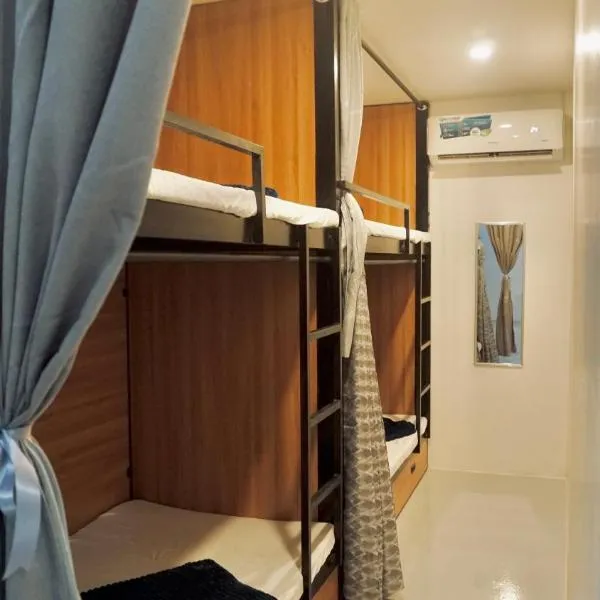 Sunset Paradise Hostel，位于莫阿尔博阿的酒店