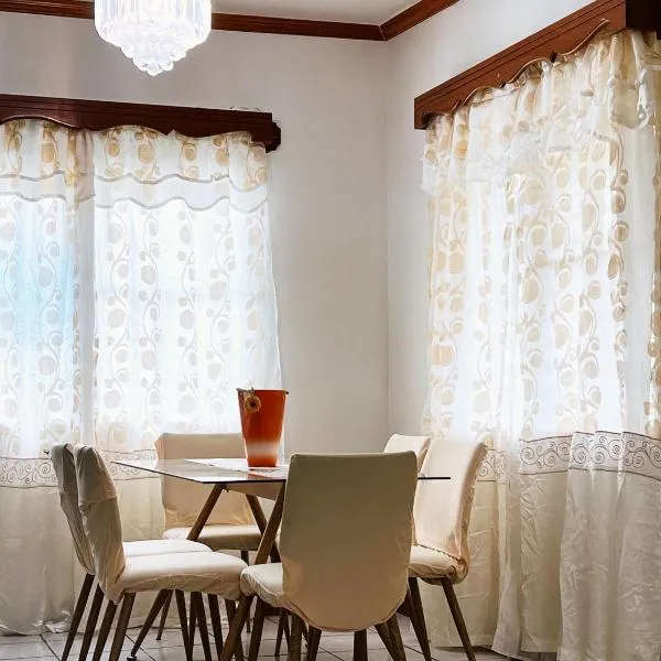 Capital Escape - Charming bungalow with WiFi & AC，位于贝尔莫潘的酒店