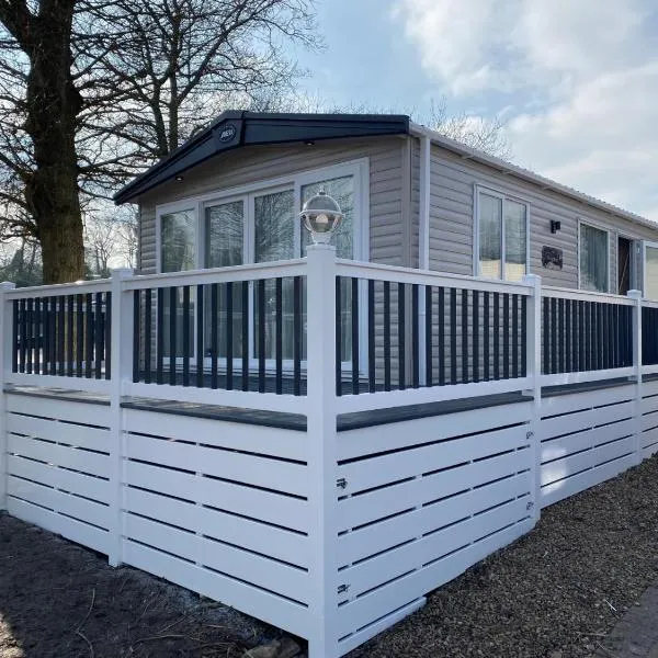 Coghurst Hall Holiday Home Sleeps 6, 2 bedrooms，位于海斯廷斯的酒店