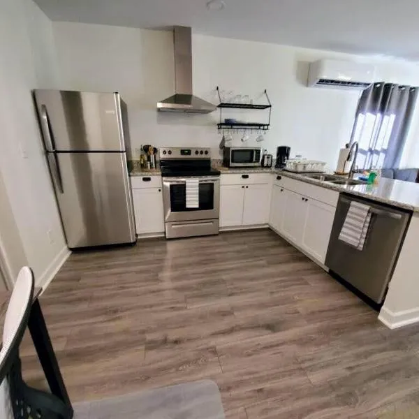 Lakewoodlyon Park Renovated Cottage Near Duke 26b，位于达拉姆的酒店