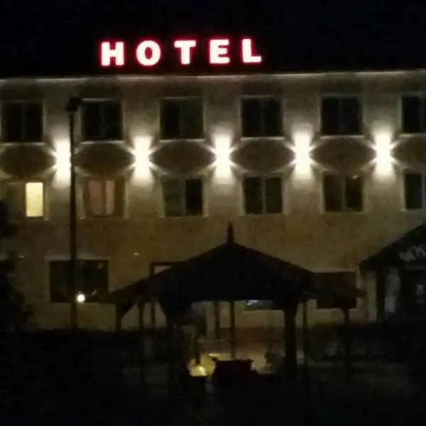 Hotel Gościniec，位于弗沃茨瓦韦克的酒店