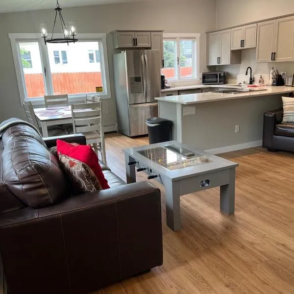 2BD 2BR Downtown Westchester Sleeps 2 to 6，位于安克雷奇的酒店