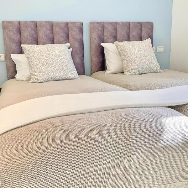 Lovely New Private Duplex in Prime City Center location，位于耶路撒冷的酒店