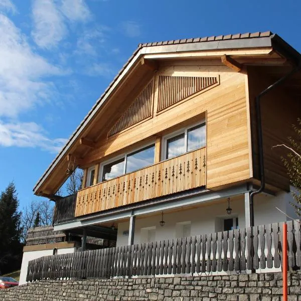 Chalet moderne avec panorama unique en Gruyère，位于Crésuz的酒店