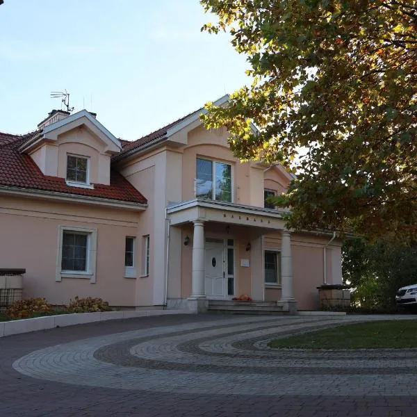 Rezydencja Pod Platanem，位于Smardzowice的酒店