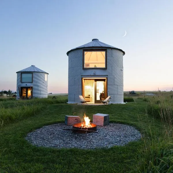 Clark Farm Silos - 5 Silo Mountain View Retreat，位于卡利斯佩尔的酒店