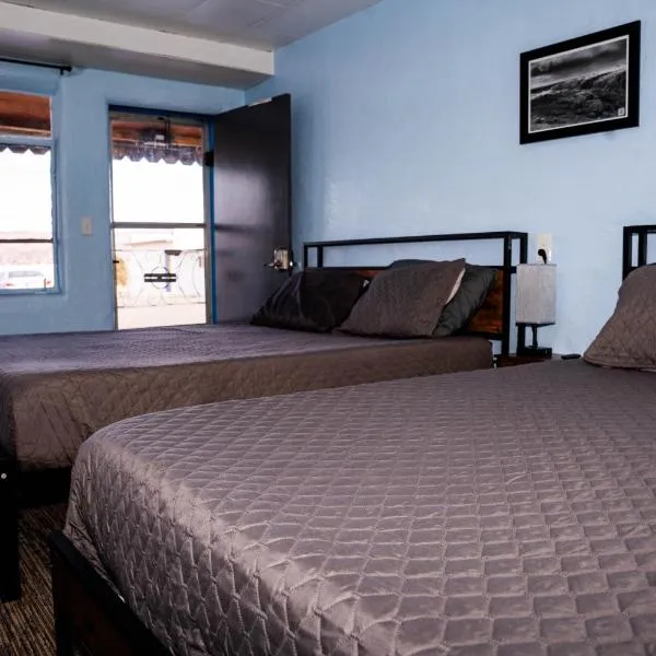 Maverick Motel，位于拉顿的酒店