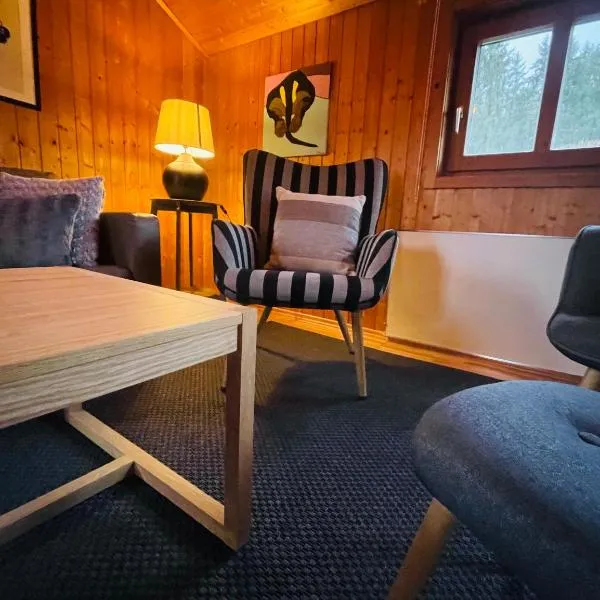 Ferienhäuser in Postmünster am See, mit eigenem Garten, mit Vierbeiner!，位于Postmünster的酒店